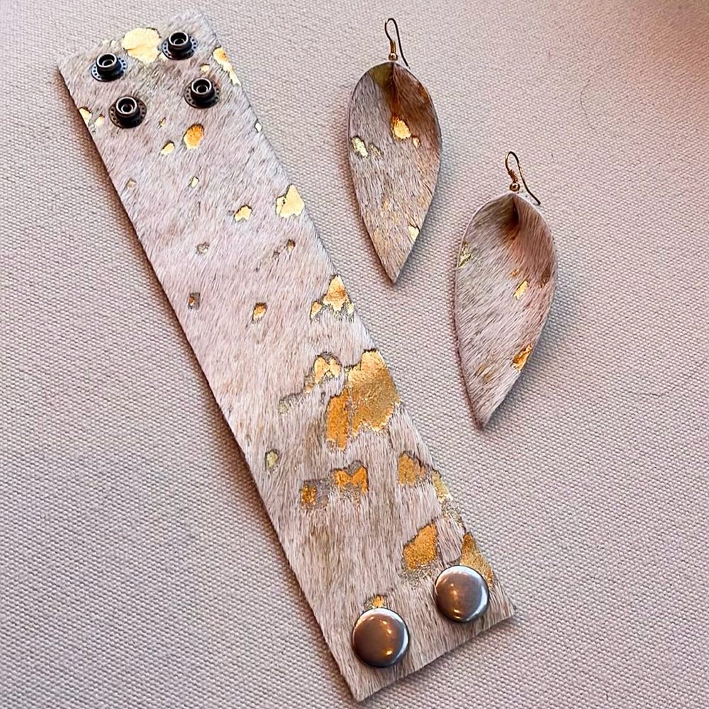 Fashionable Gold and White Earrings & Bracelet